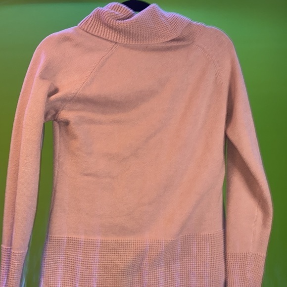 Ladies beige cream colour 🧶waffle knit sweater NWOT great comfy warm wear - Picture 7 of 8